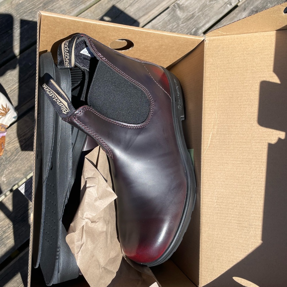 Brand New Blundstone Men's Leather Boots - Bordeaux Brush